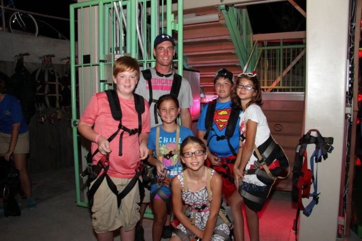 Jeff Carson, Jonathan Taylor Thomas posing for a photo